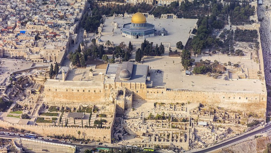 Naftali Bennett hints at change in Temple Mount prayer policy