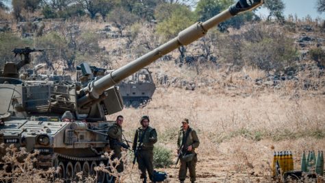 Israeli soldiers stand near artillery units deployed near the Lebanese border outside the northern Israeli town of Kiryat Shemona, northern Israel, on September 1, 2019. Photo by Basel Awidat/Flash90 *** Local Caption *** ???
??????
????????
????
?????
?????
????
???