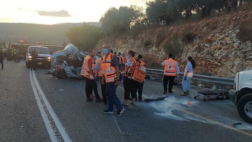 At+least+five+killed%2C+dozens+injured+in+bus+crash+in+northern+Israel