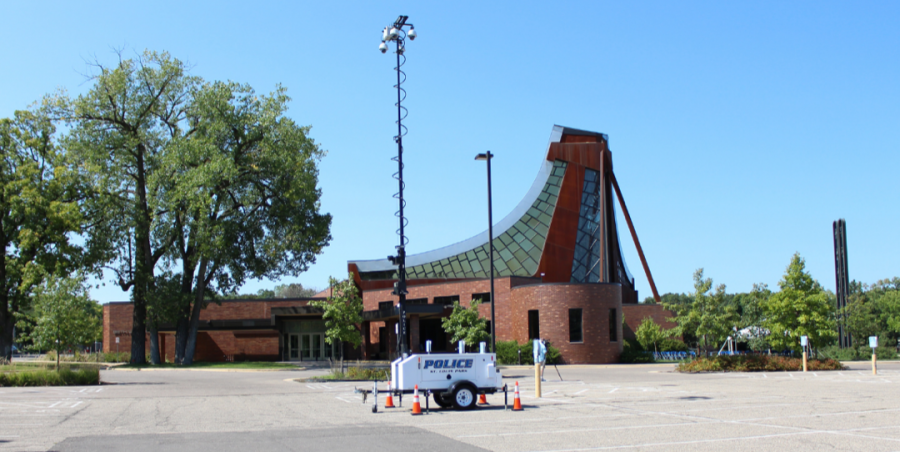 Police set up a camera rig at Beth El Synagogue in St. Louis Park, Minn., Sept. 10, 2021. The synagogue closed for the day following a threat of violence. (Lonny Goldsmith/TC Jewfolk)