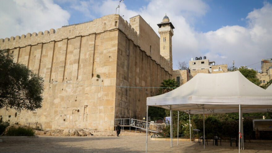 View of the Cave of the Patriarchs in the West Bank city of Hebron, on October 21, 2021. Photo by Gershon Elinson/Flash90 *** Local Caption *** ???
????
?????
???? ??????
?????