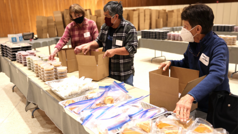 Photos and video: Temple Israel Thanksgiving Dinner For Those In Need