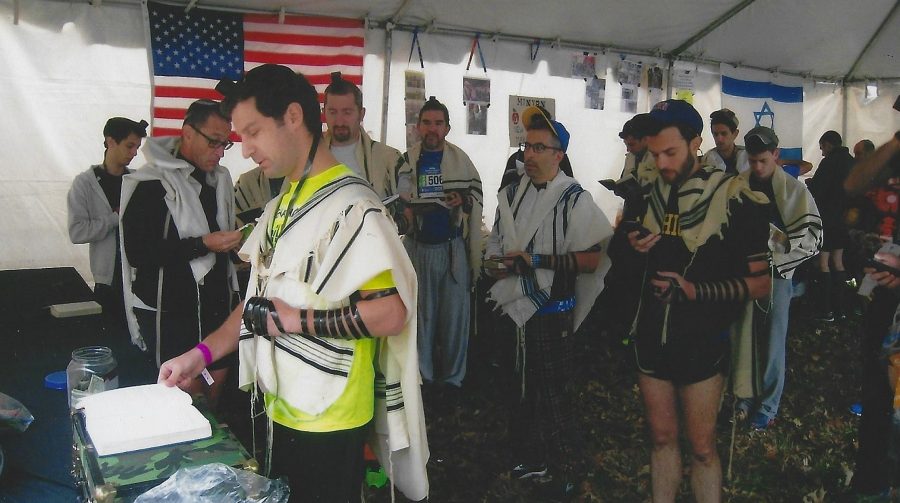 The+man+who+helps+Jewish+New+York+City+marathoners+run+through+their+morning+prayers