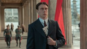 Munich - The Edge of War. George MacKay as Hugh Legat, in Munich - The Edge of War. Cr. Courtesy of Netflix © 2021