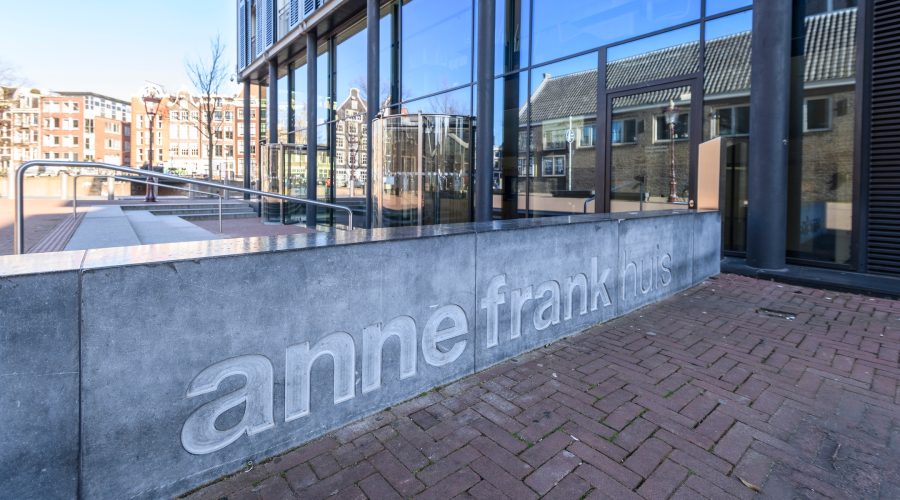 Anne+Frank%E2%80%99s+family+was+betrayed+by+a+Jewish+notary%2C+new+book+argues