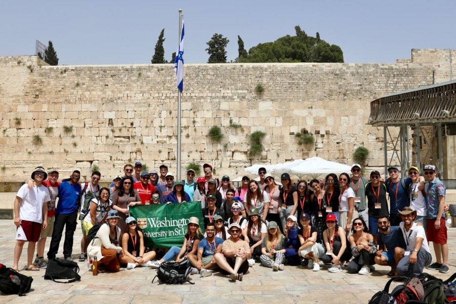 Looking+for+information+on+Birthright+Israel%3F+Call+or+text+Chabad+on+Campus