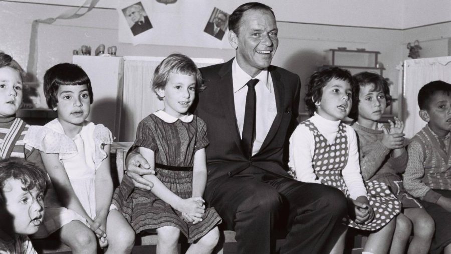 Frank+Sinatra+visiting+a+kindergarten+in+Nazareth+Illit%2C+1962.+Photo+by+GPO