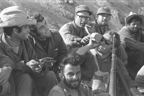 AUG. 23: Israeli soldiers are stationed at the Suez Canal during the War of Attrition in 1969. Egypt’s president threatened to shift from the continual skirmishing along the canal to all-out war after the Al-Aqsa arson Aug. 21, 1969. Photo: Moshe Milner, Israeli Government Press Office
