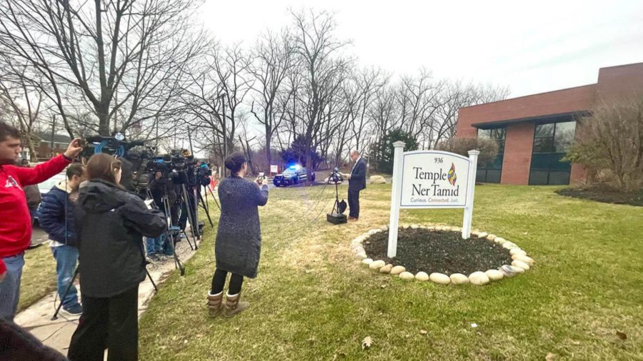 A press conference was held Jan. 29, 2023, outside Temple Ner Tamid In Bloomfield, N.J. Photo by Jodi Rudoren