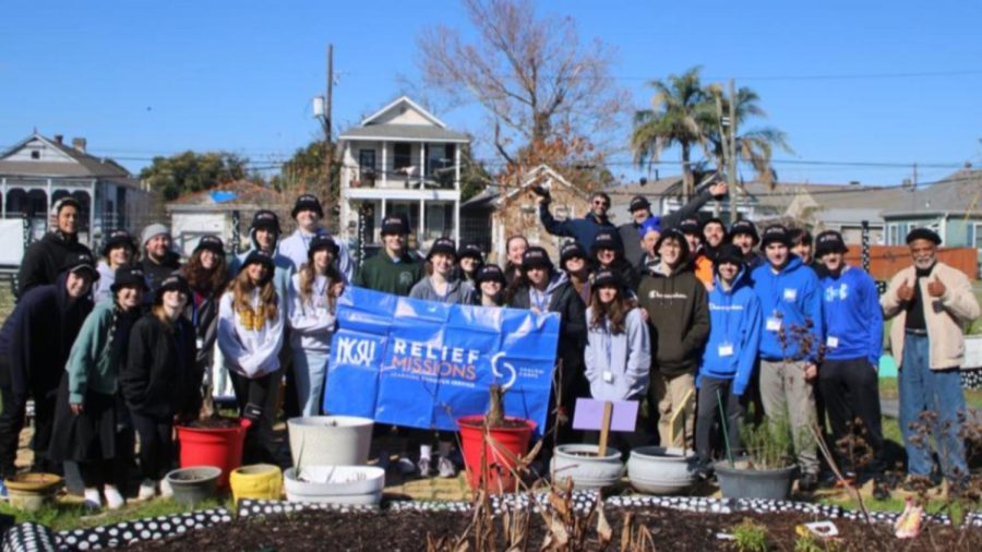 St. Louis Jewish teens volunteer in New Orleans on an NCSY relief mission