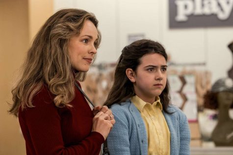 Rachel McAdams and Abby Ryder Fortson in the forthcoming film adaptation of Are You There God? Its Me, Margaret. (Dana Hawley/Lionsgate © 2022)