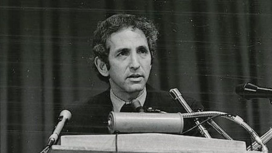 Daniel Ellsberg, speaking at a press conference, New York City in 1972