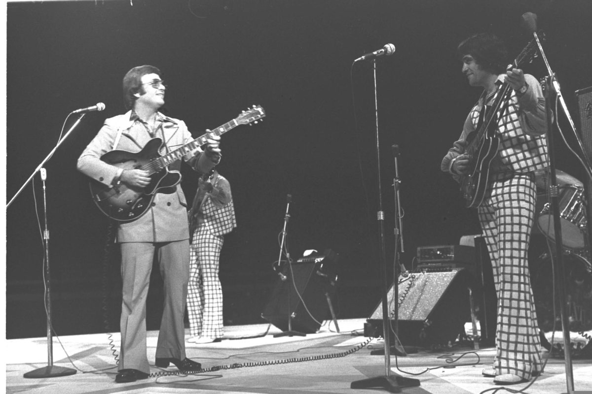 Aris San (left) performs with his band in 1973. Photo: Moshe Milner, National Photo Collection of Israel