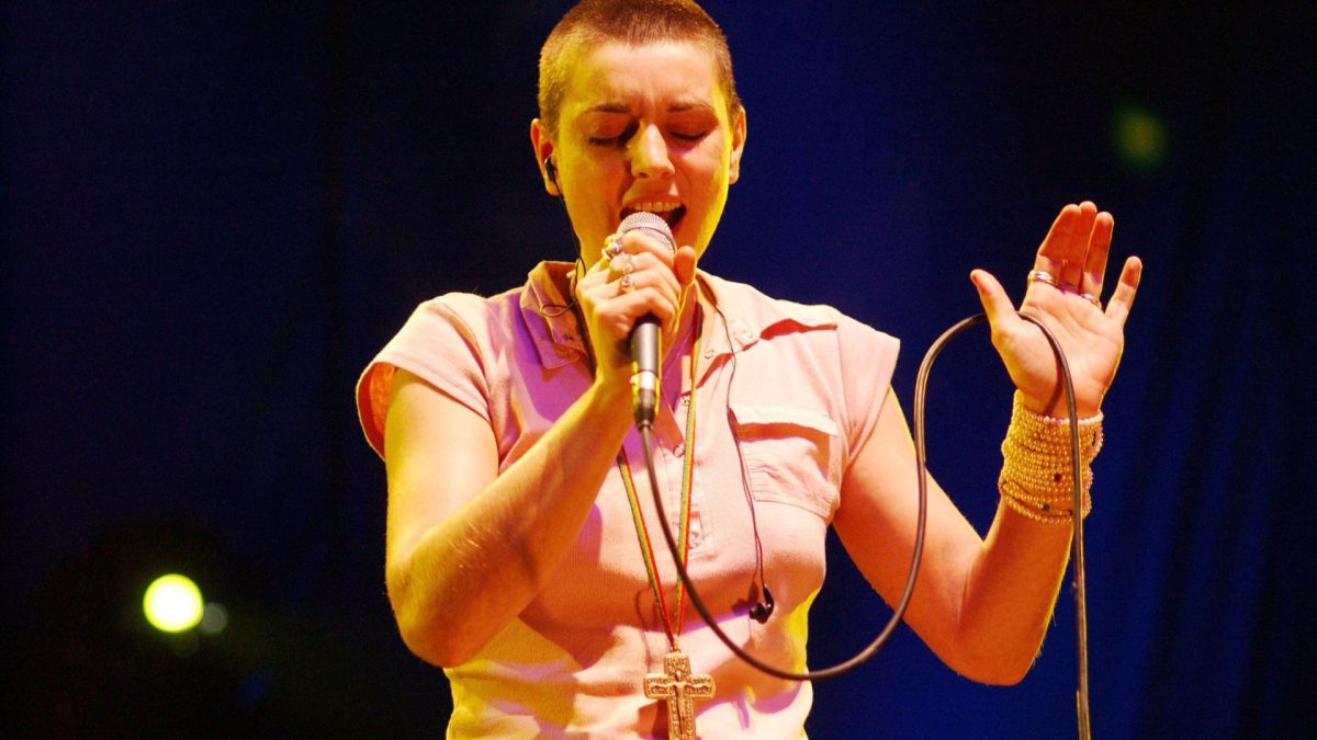 Irish singer Sinead OConnor sings in concert January 18, 2003 at The Point Theatre in Dublin, Ireland. (Getty Images)