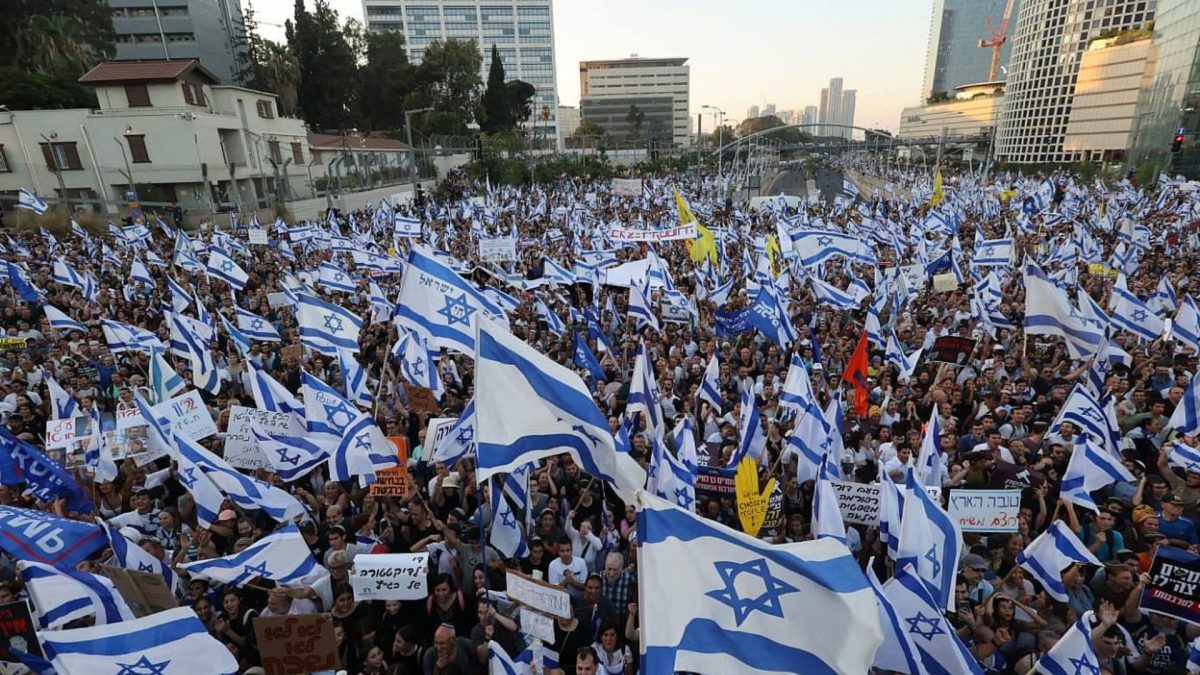 Supporters of judicial reform demonstrate in Tel Aviv, July 23, 2023. Photo by Aharle Crombie.