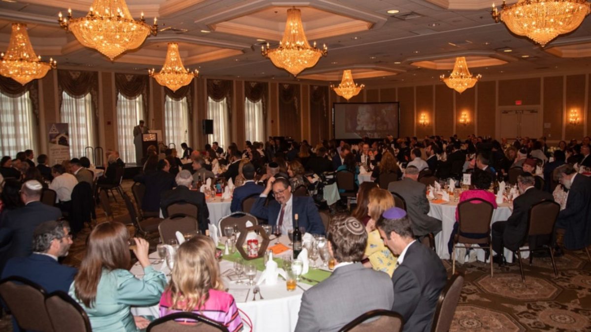 A record crowd enjoyed a beautiful evening celebrating the honorees and Young Israel of St. Louis
