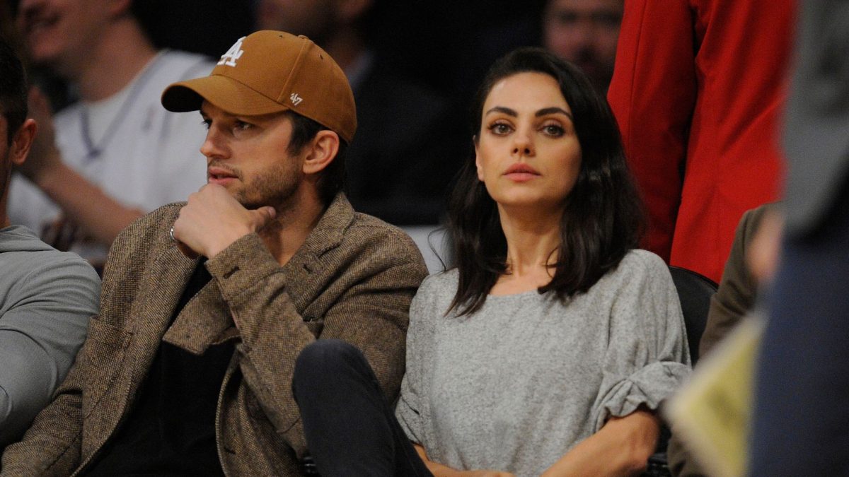 January 29, 2019; Los Angeles, CA, USA; Film actor Ashton Kutcher and wife Mila Kunis in attendance as the Los Angeles Lakers play against the Philadelphia 76ers during the first half at Staples Center. 