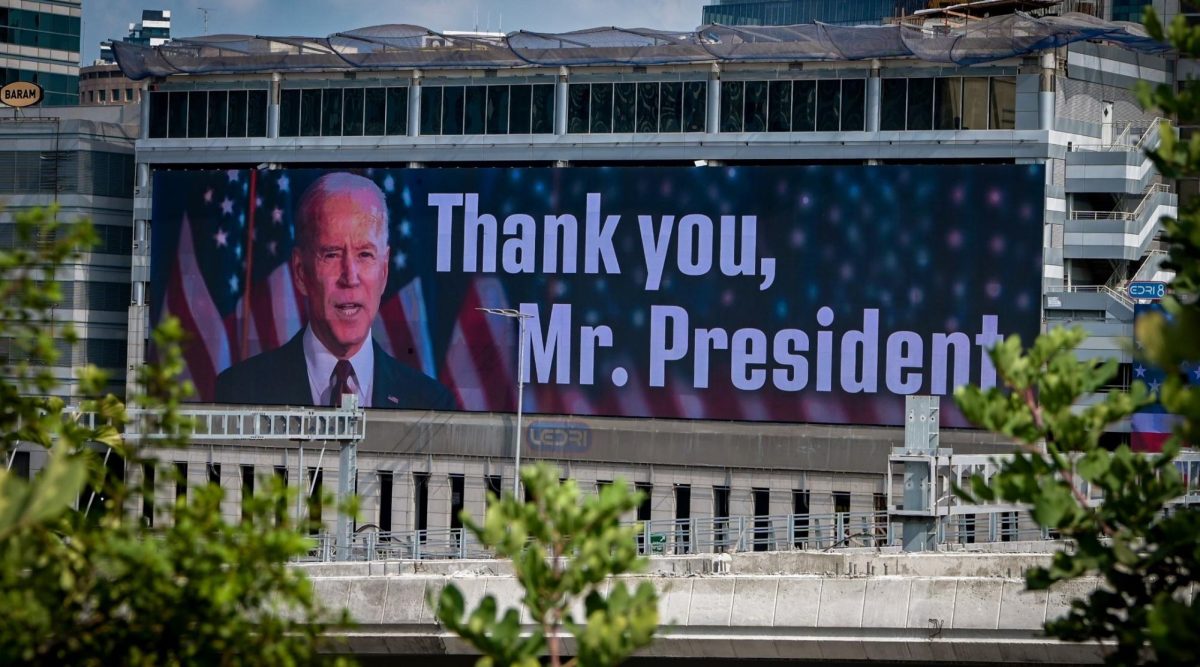 A large billboard thanking US President Joe Biden for his support with Israel, above the Ayalon Highway in Ramat Gan, Oct. 11, 2023. (Avshalom Sassoni/Flash90)