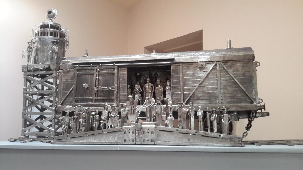 St. Louis artist’s haunting boxcar sculpture deepens Holocaust Museum cattle car exhibit