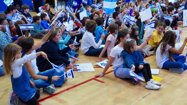 Photos: Mirowitz students hold mini March For Israel