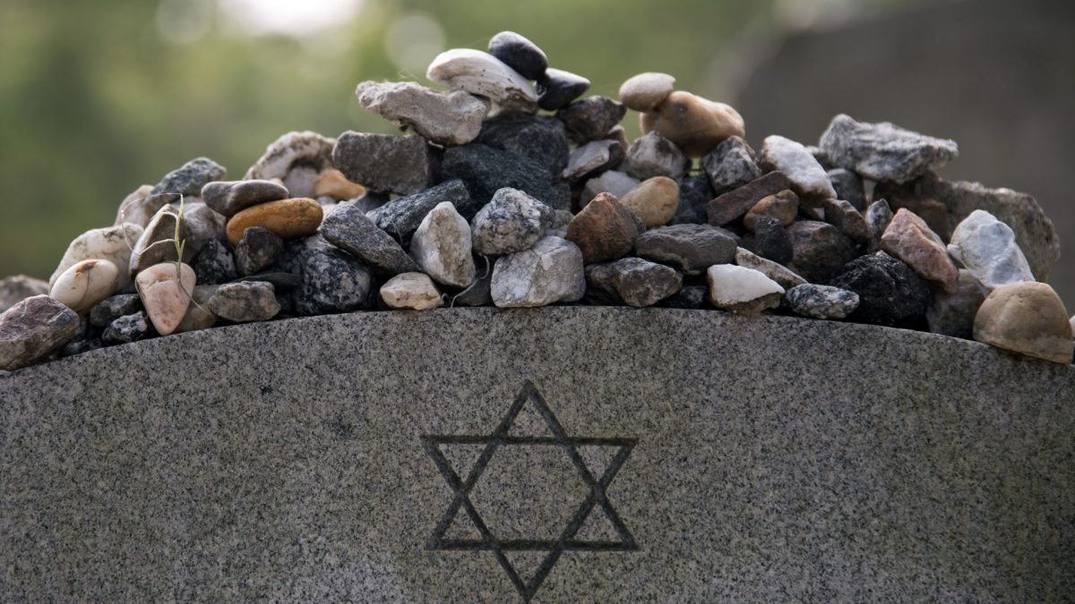 Why Jews put stones on graves