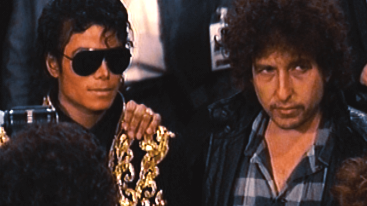 Michael Jackson and Bob Dylan record “We Are the World.” Courtesy of Netflix