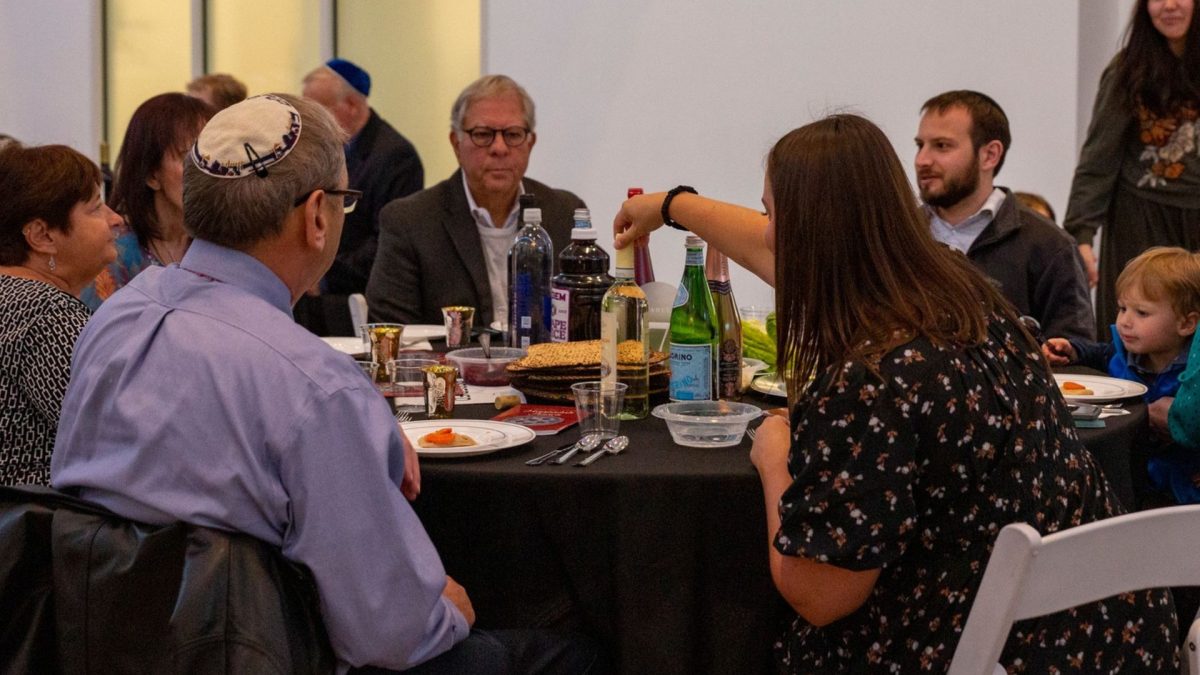 Chabad invites St. Louis Jews to multiple community Passover seders