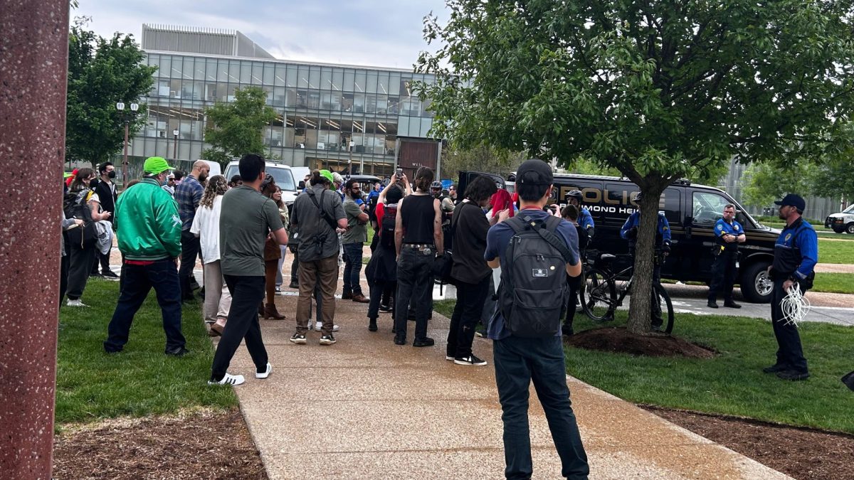 On Saturday, April 27 a group of anti-Israel protesters gathered outside the Olin Library before moving to the east end of the Danforth Campus near Skinker Boulevard where they set up approximately 10 tents. 