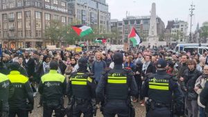  Police face off against anti-Israel protesters at Dam Square in Amsterdam on Nov. 10, 2024. Credit: Courtesy of Bart Schut.