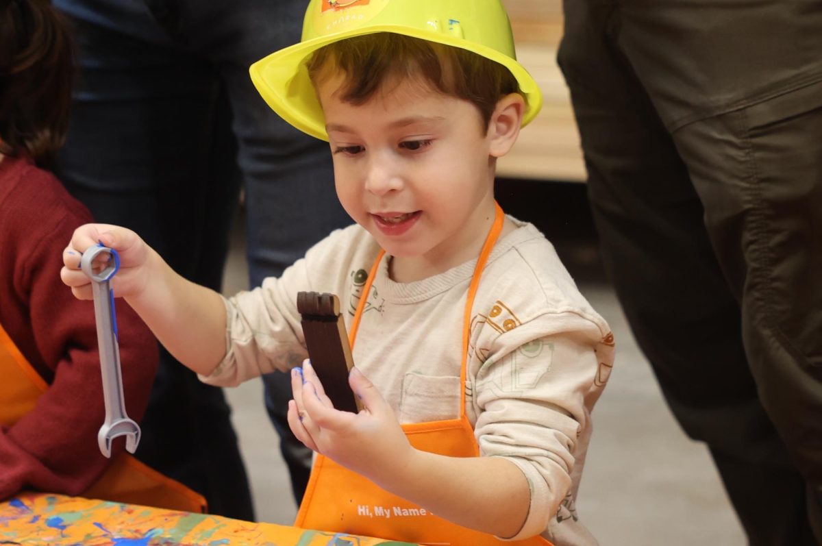 32-home-depot-hanukkah-experience_54206871349_o