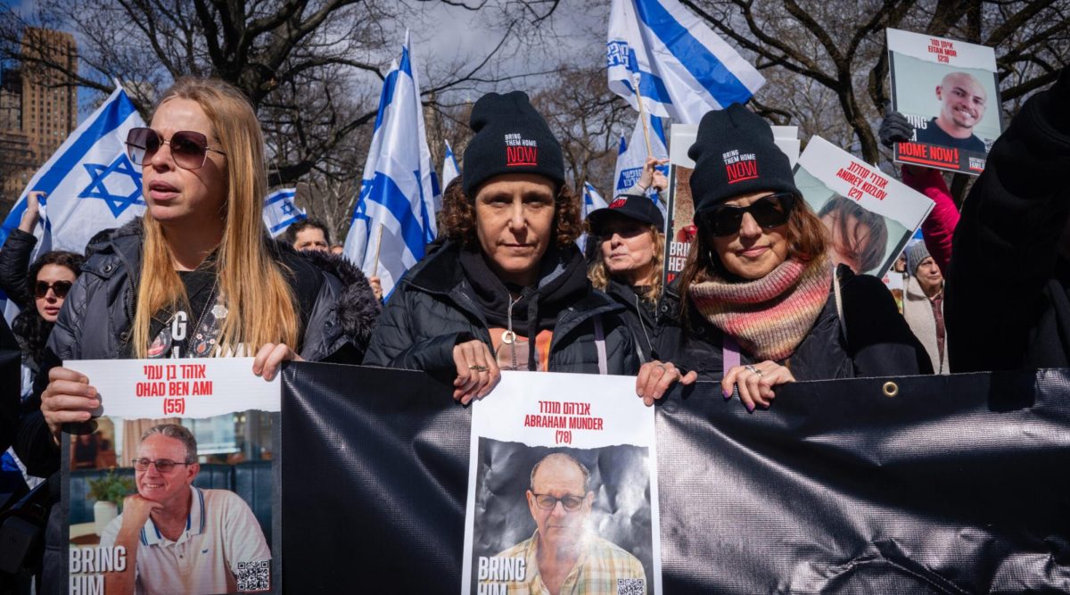 Keren Munder, center, a former Hamas hostage, at a rally in Central Park, March 10, 2024. 