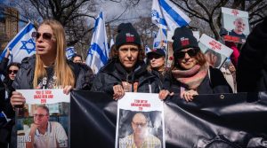 Keren Munder, center, a former Hamas hostage, at a rally in Central Park, March 10, 2024. 