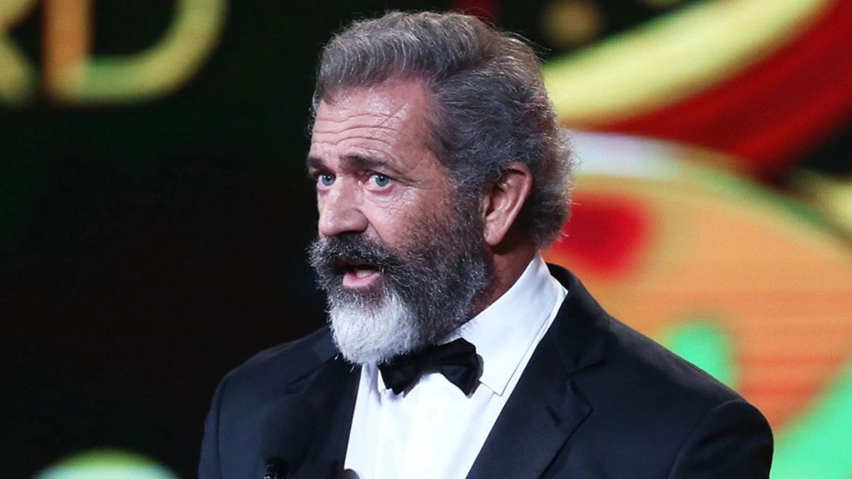 Mel Gibson wins the AACTA Award for Best Direction for Hacksaw Ridge in Sydney, Australia, Dec. 7, 2016. 