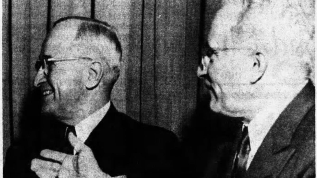 Rabbi Samuel Thurman (right) shown with his longtime friend President Harry S. Truman. (as it appeared in 1972) 