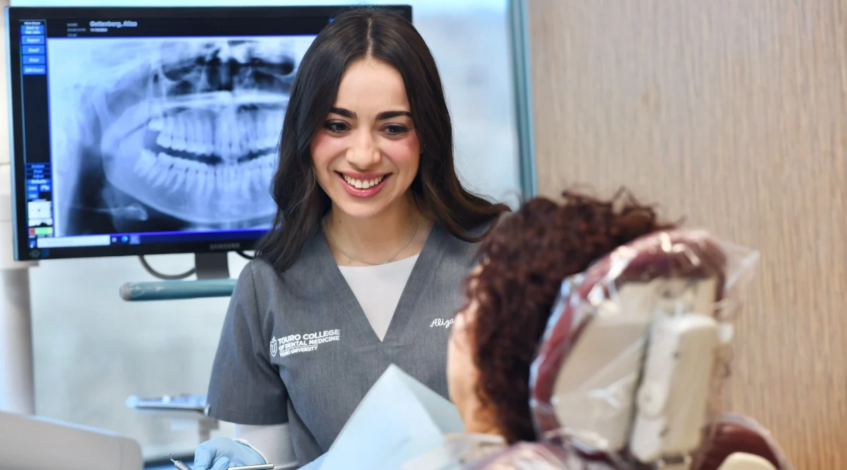 Aliza Gettenberg, a third-year dental student at Touro University, knew she wanted to become a dentist after someone’s description of the occupation as the “perfect combination of doctor, engineer and artist” struck a chord with her. (Dmitriy Kalinin)