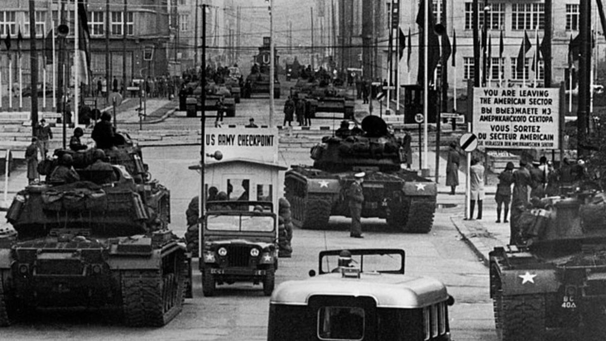 US Army tanks face off against Soviet tanks, Berlin 1961.jpg
US Army tanks face off against Soviet armor at Checkpoint Charlie, Berlin, October 1961.

