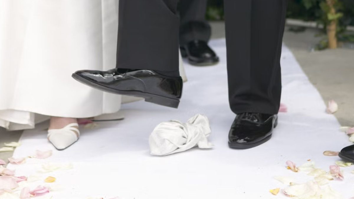  Conservative Judaism has been trying to chart a middle path between Jewish tradition and acceptance of the reality of interfaith families. (Stock photo/Burke/Triolo Productions via Getty Images)