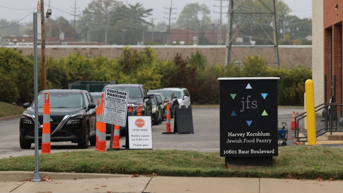 As the shutdown drags on, St. Louis food pantry braces for surge in need