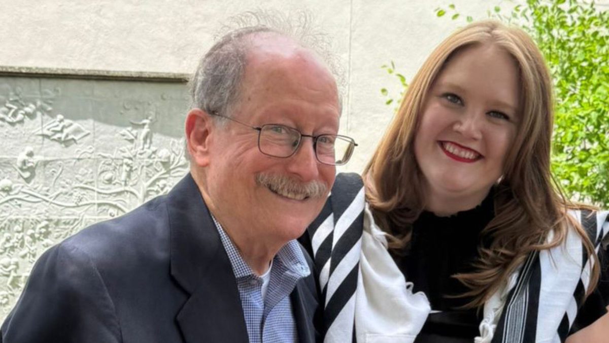 Rabbi Emeritus Lane Steinger and Rabbi Shira Singelenberg at her graduation from the Reconstructionist Rabbinical College.