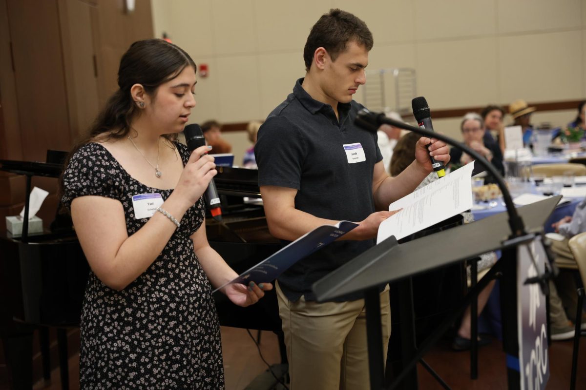 16-aurelia-konrad-interfaith-seder_55170794209_o