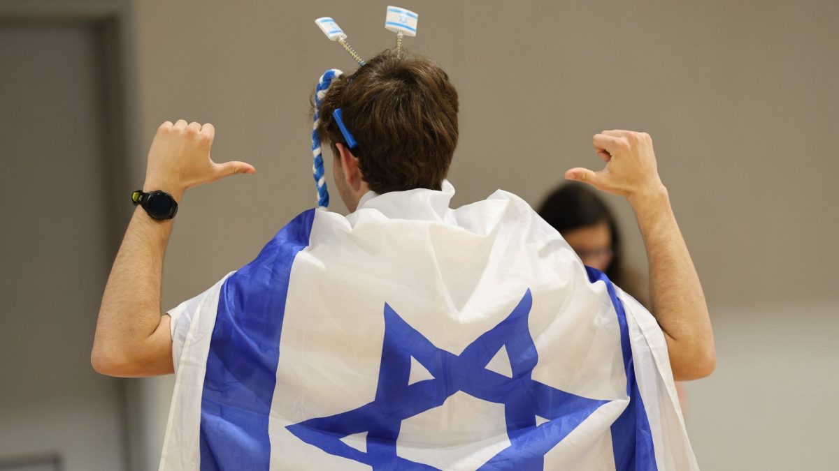 Blue, white and a packed room: St. Louis shows up for Israel Independence Day
