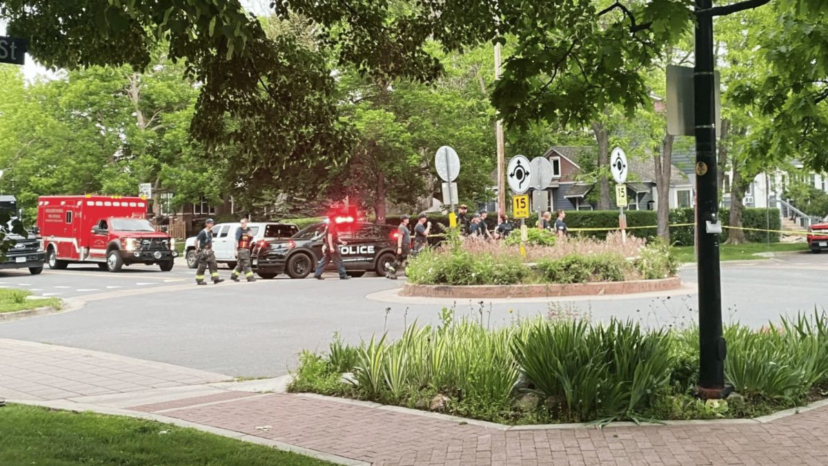 Police tape, ambulances and police cars near the crime scene of an attack against Jews in Boulder, Colo., on June 1, 2025. Credit: Katsuopolis via Wikimedia Commons.