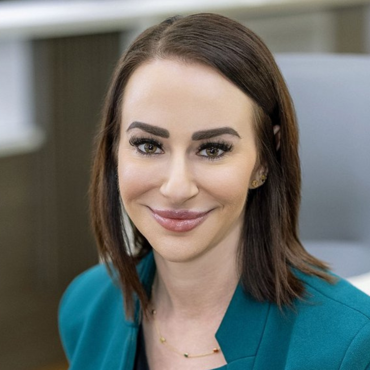 St. Louis executive Danielle Singer promoted to COO of Warehouse of Fixtures