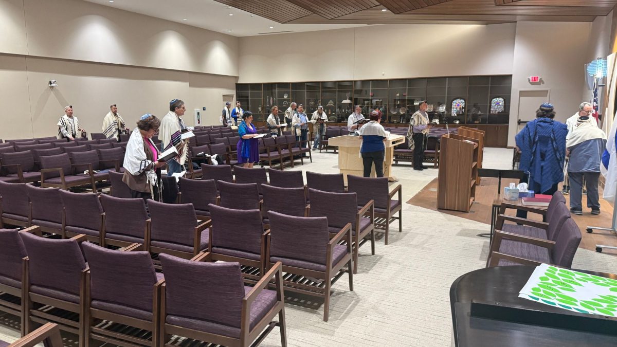 How WhatsApp may be helping save one of St. Louis’ last twice-daily minyanim
