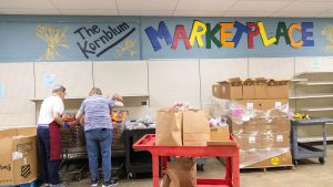 This Jewish food pantry lost half its federal food. More families are showing up anyway.